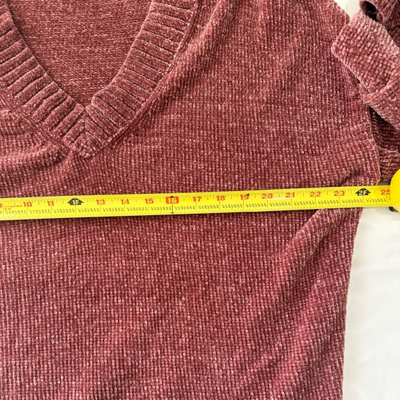 Express Chenille Mauve V-Neck Sweater Dress - Picture 5 of 8